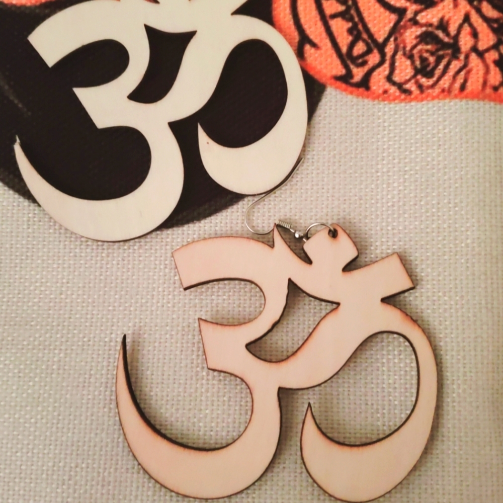 om g | earrings